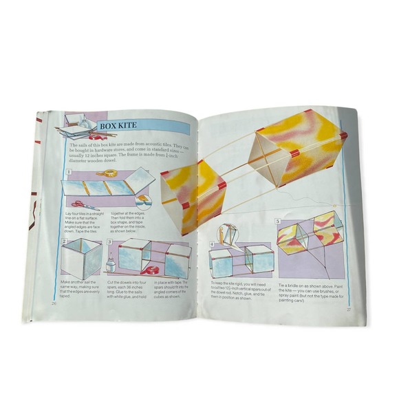 Making Kites Step-by-Step - Picture 3 of 3